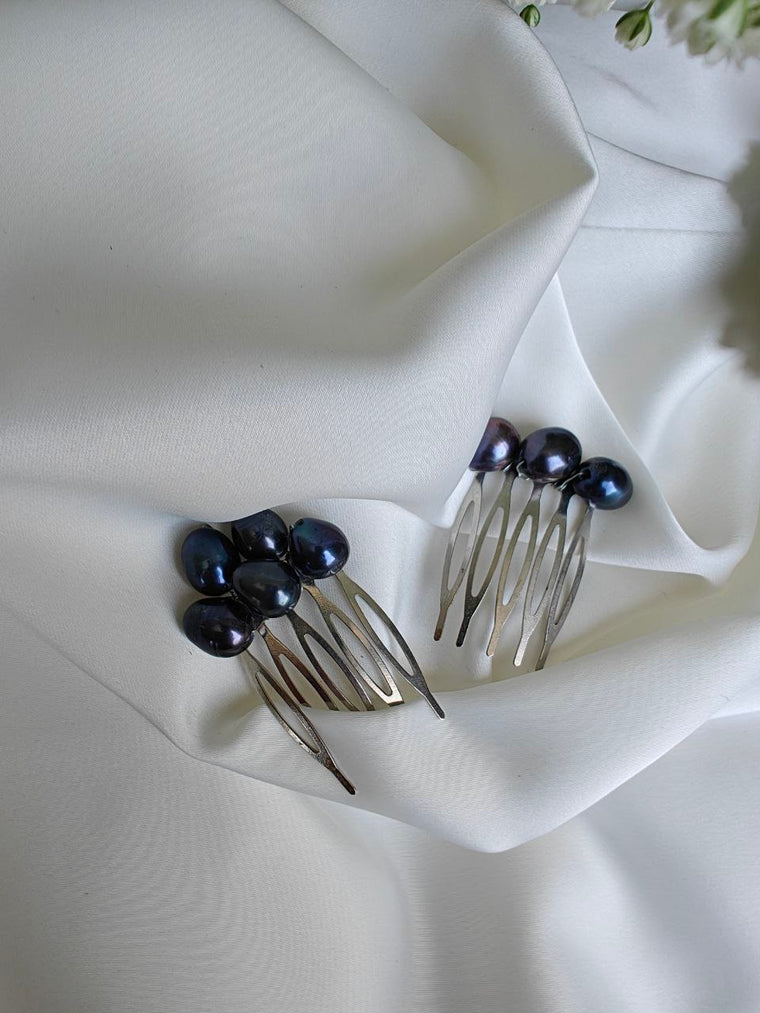 Luna black pearls hair combs - Victorias Accessories