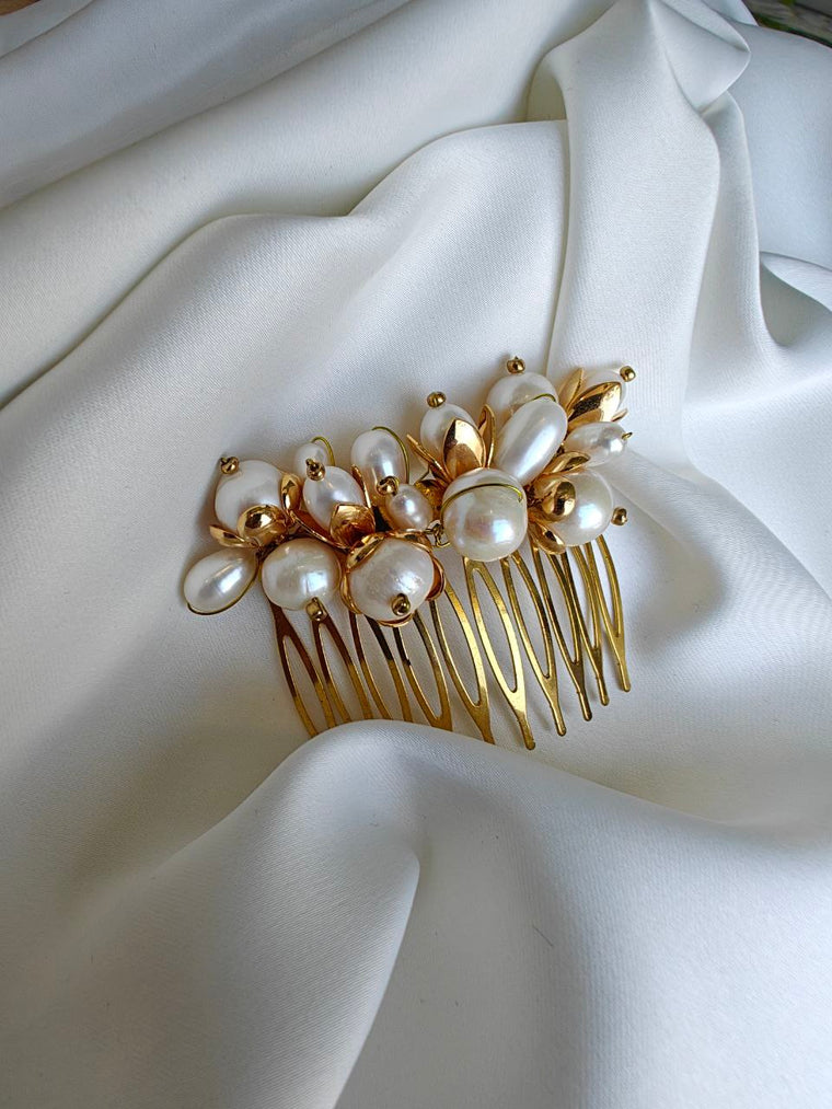 Grace Pearls comb - Victoria's Accessories