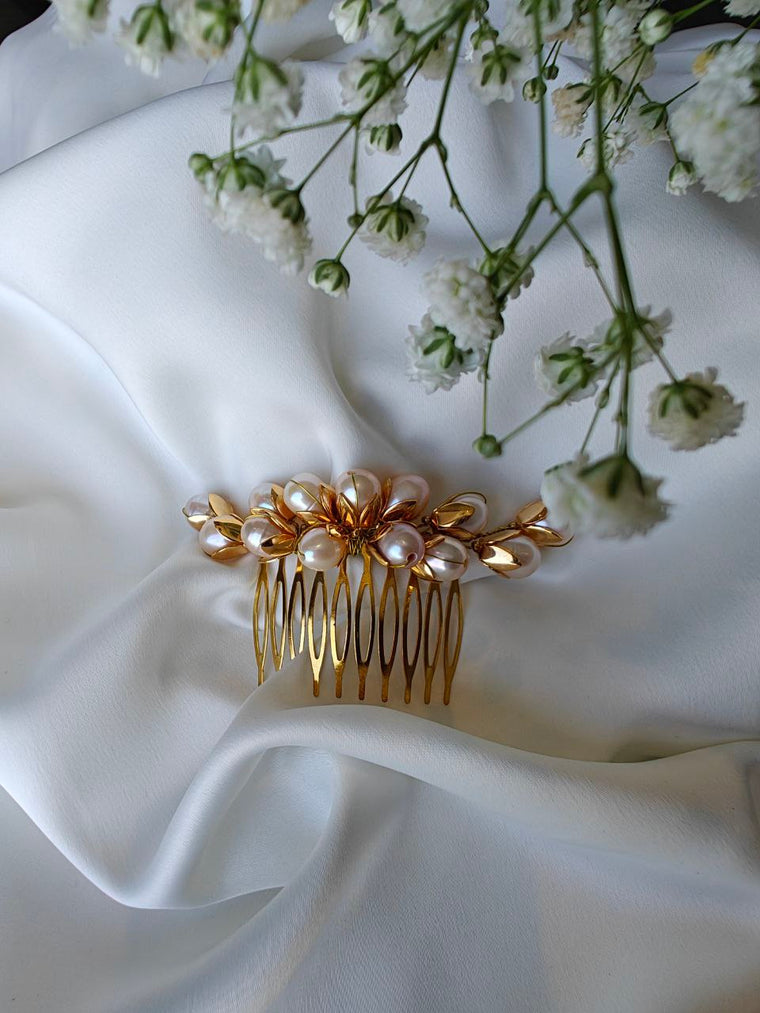 Mia pearl hair comb - Victoria's Accessories