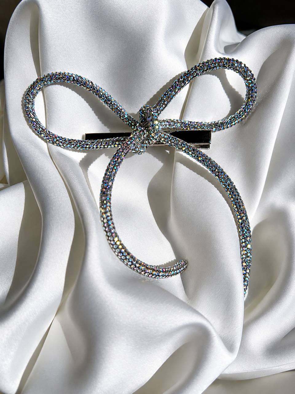 Shiny hair clip  | Victoria's Accessories