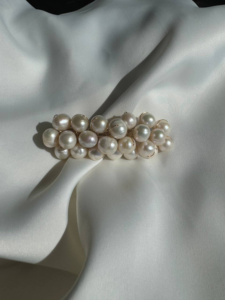 Leia pearl hair clip
