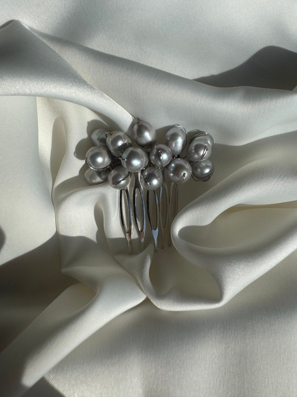 Ruth hair comb -freshwater grey pearls | Victoria's Accessories