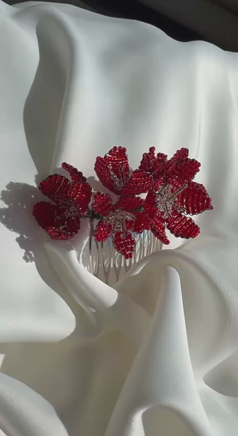Liv red hair comb | Victoria's Accessories